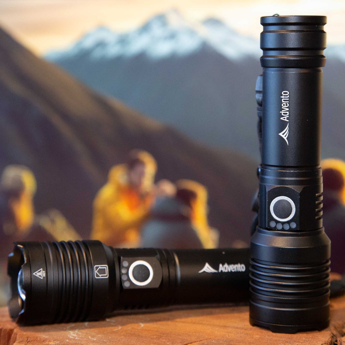 xhp50 Rechargeable powerful flashlight With 5 Light Modes